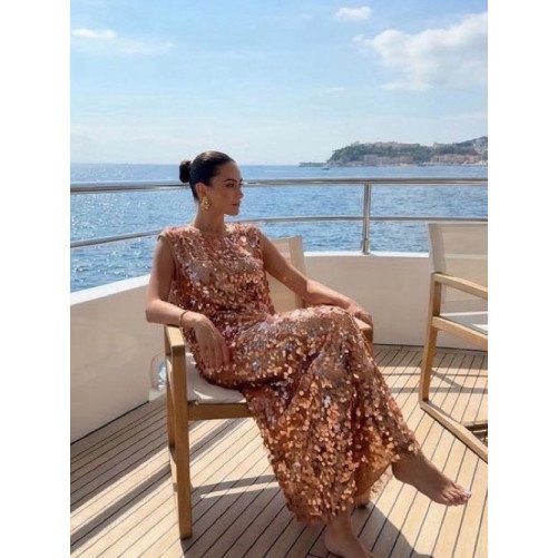 Elegant dress with seguines